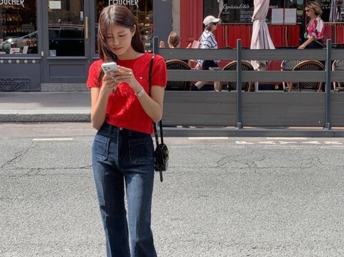 Đơn giản nhưng thời thượng với cách phối đồ với quần jeans khi tới công sở